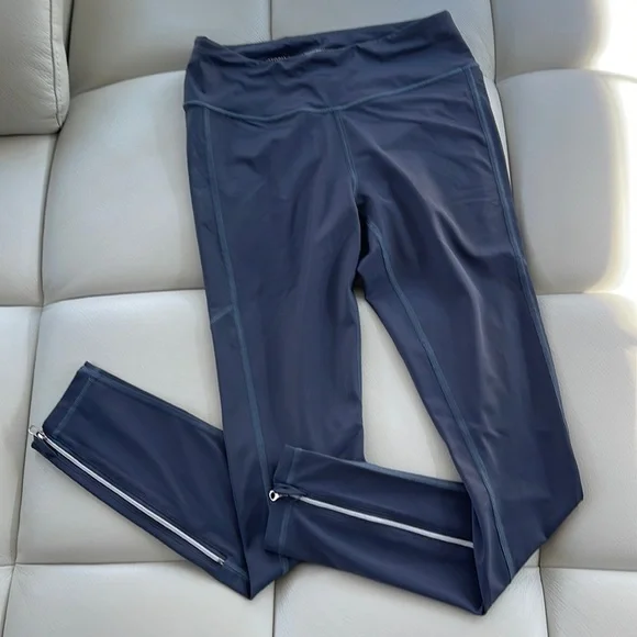 Victoria’s Secret Sport gray leggings size Small - Picture 1 of 6